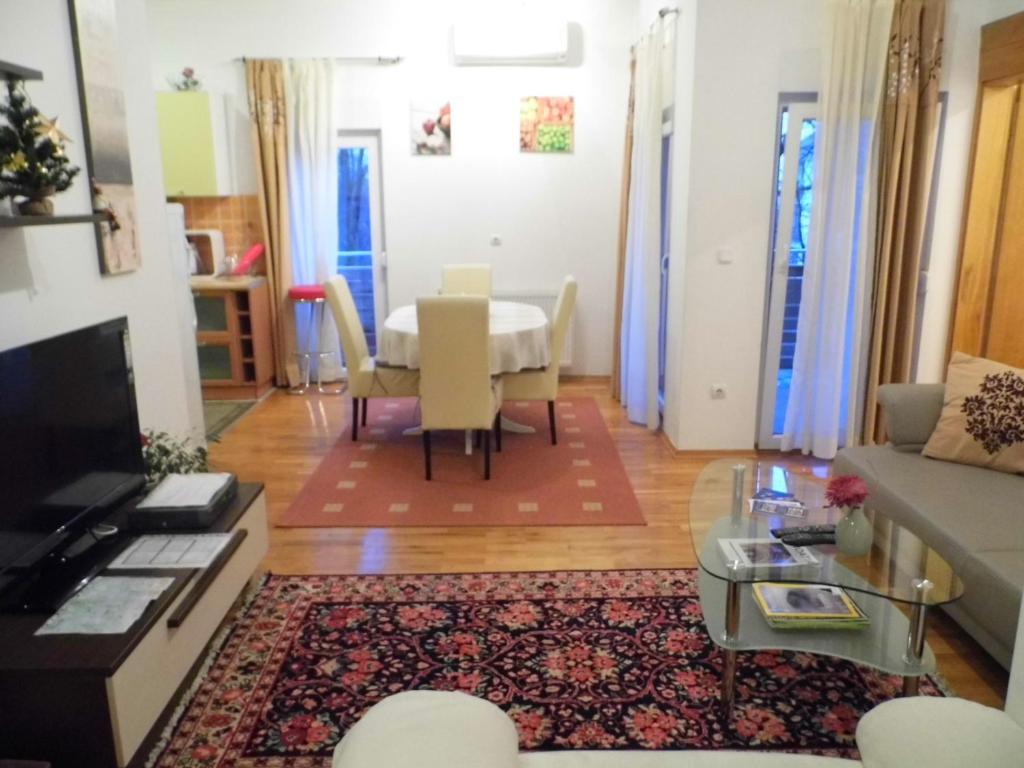 Apartments And Rooms Trsje Zagreb Exterior foto